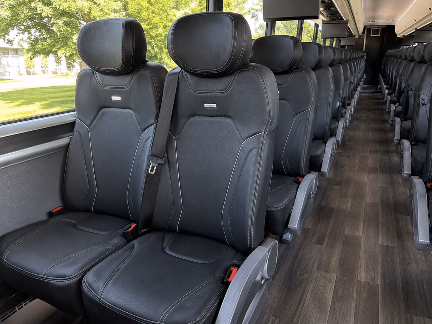 corporate wine tour shuttles and private group transportation in wilmington